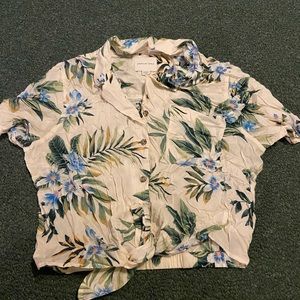American eagle Hawaiian crop blouse